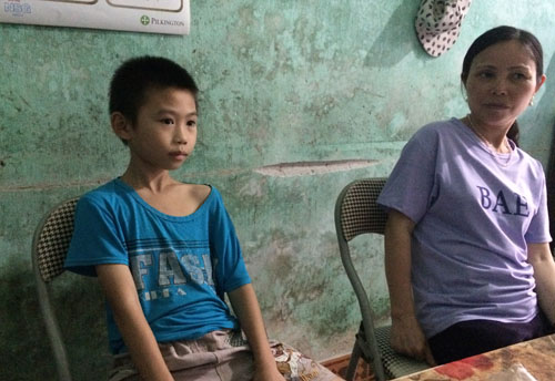 gan nha chau be 35 ngay tuoi chet trong chau nuoc, mot be trai 9 tuoi suyt bi bat coc - 4