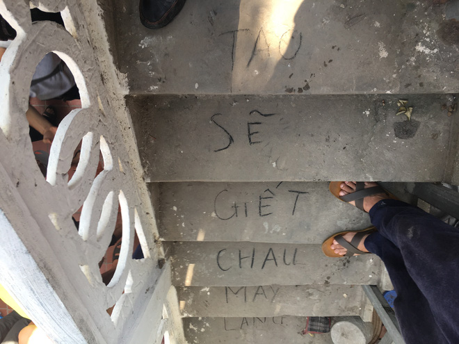Ông nội kể lại giây phút phát hiện cháu trai 33 ngày tuổi tử vong trong chậu nước - Ảnh 2. Ông nội kể lại giây phút phát hiện cháu trai 33 ngày tuổi tử vong trong chậu nước - Ảnh 2.