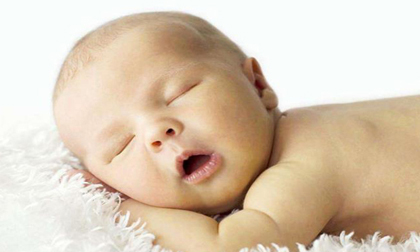 4 tật xấu khi ngủ khiến trẻ sơ sinh dễ méo đầu, vẹo cổ mà chưa mẹ nào biết