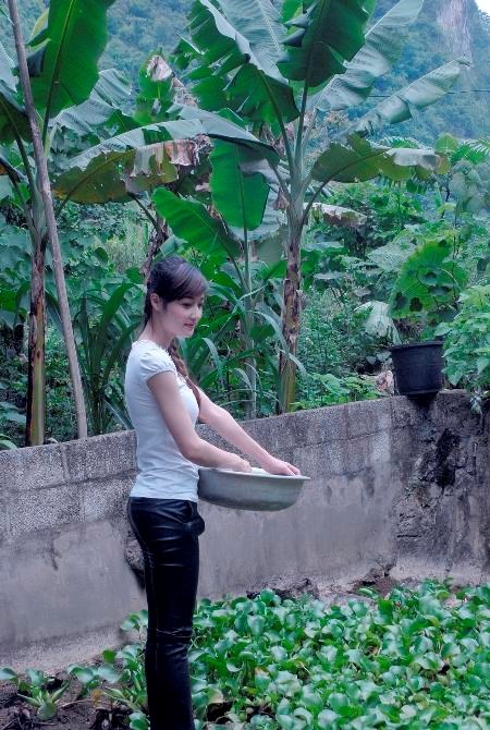 Con cái nổi tiếng nhưng bố mẹ Hà Tăng, Lam Trường vẫn bán bánh mì, làm lơ xe - 6