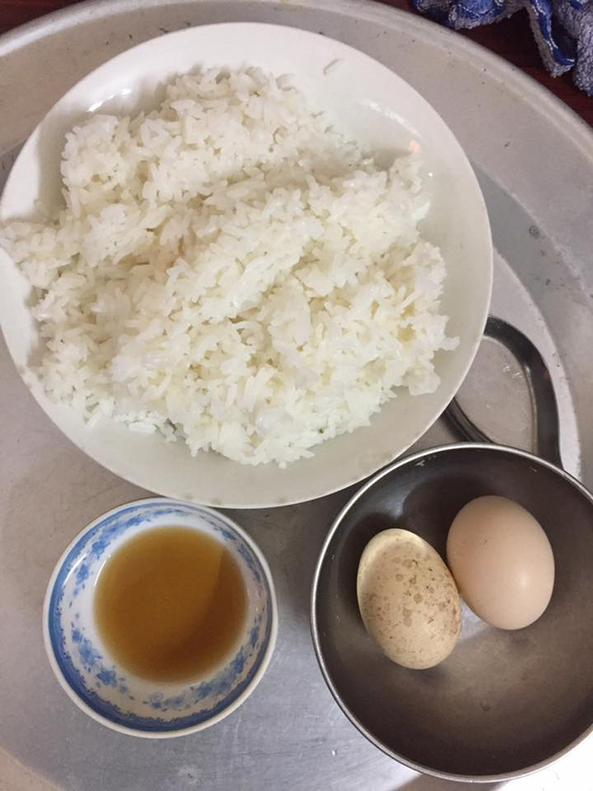Nàng dâu trẻ ở cữ stress vì mẹ chồng ưu ái cho bát cơm chỏng chơ miếng xương kho mặn thế này đây - Ảnh 4. Nàng dâu trẻ ở cữ stress vì mẹ chồng ưu ái cho bát cơm chỏng chơ miếng xương kho mặn thế này đây - Ảnh 4.