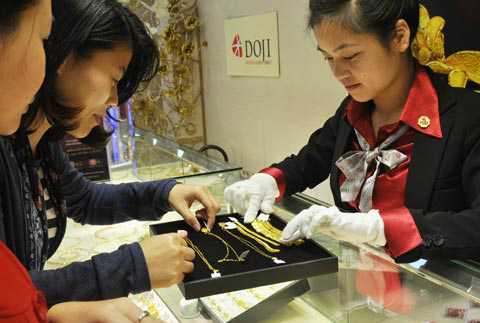 gia-vang-hom-nay-17-6-vang-tang-nhe-1-xahoi.com.vn-w480-h323