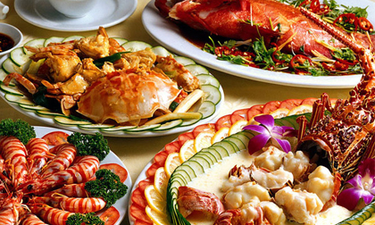 Mùa hè đi biển, cần tránh tuyệt đối những điều này khi ăn hải sản
