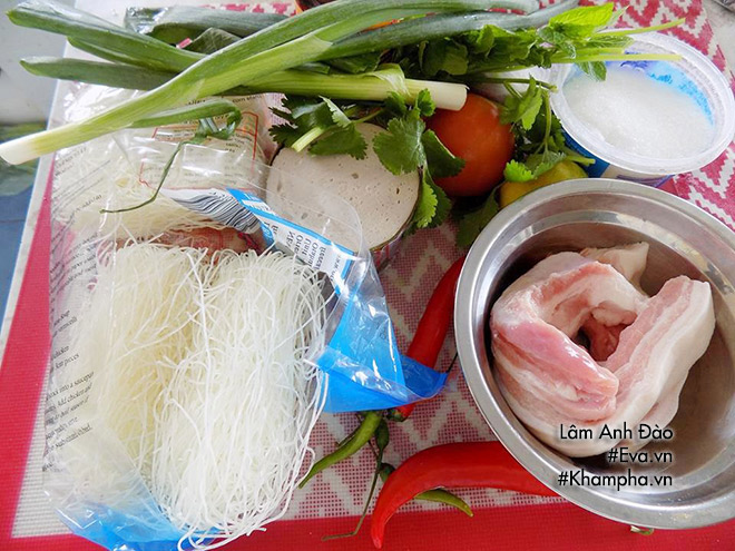 troi nong chang muon an gi, vao bep lam ngay mot dia mien tron - 1