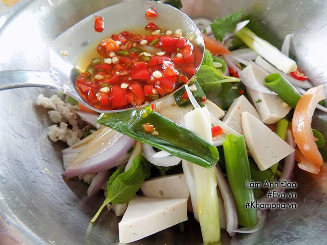 troi nong chang muon an gi, vao bep lam ngay mot dia mien tron - 9