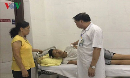 Bệnh nhân leo lên tầng 18 Bệnh viện Bạch Mai đòi tự sát