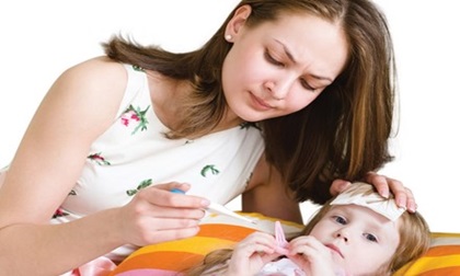 Dấu hiệu trẻ mắc sốt xuất huyết bị nặng cần cấp cứu