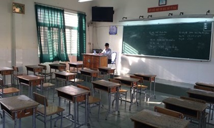 Phòng thi đặc biệt: Không có thí sinh giám thị vẫn... ngồi trông