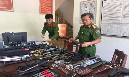 9X Đà Nẵng mua cả 'kho' vũ khí đem về nhà bán kiếm lời