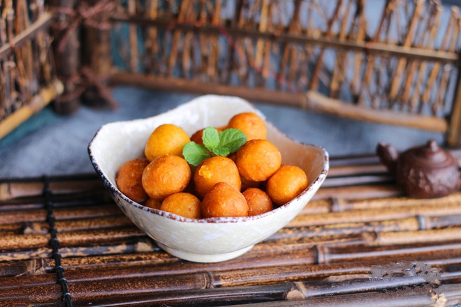 Ngọt ngon bánh khoai lang viên chiên giòn - Ảnh 5.