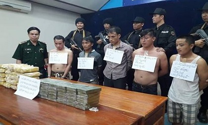 Hai xe bán tải chở lô ma túy hàng trăm tỷ đồng
