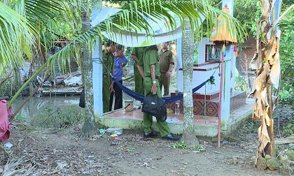 Nghi án em trai đâm chết anh ruột rồi bỏ trốn