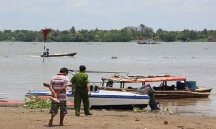 Hà Tĩnh: 2 anh em trai đi chăn trâu bị đuối nước