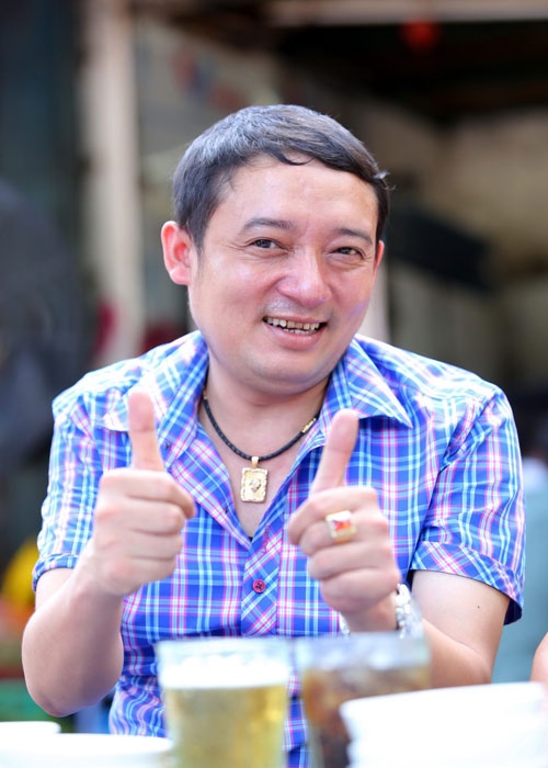 danh hai chien thang: 3 doi vo, 4 bong hong di qua cuoc doi - 1