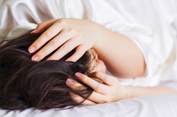 Đến bệnh viện, tôi giật mình thấy chồng chưa cưới ngồi thẫn thờ bên ngoài cửa phòng cấp cứu - Ảnh 2. Đến bệnh viện, tôi giật mình thấy chồng chưa cưới ngồi thẫn thờ bên ngoài cửa phòng cấp cứu - Ảnh 2.