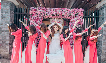 Cô dâu xinh đẹp cùng đội bạn thân bê tráp lầy lội và lộng lẫy khiến dân mạng 'phát cuồng'