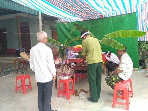chan dung nghi pham sat hai ban than, vut xac xuong song phi tang hinh anh 2