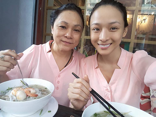 giua cac loi khen che phuong nga, day la dieu nhan van, duoc du luan va sao viet dong tinh nhat - 3
