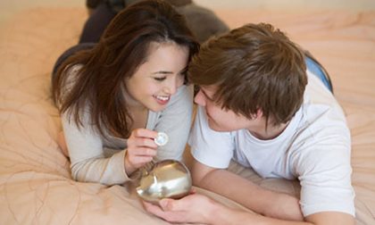 Tiền chồng, tiền vợ trong hôn nhân, muốn êm ấm thì vợ phải 'cao tay'