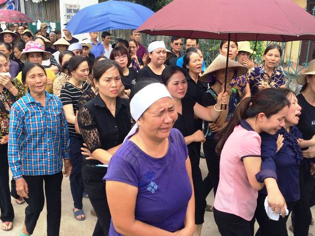 4 nguoi duoi nuoc tai ha noi: 