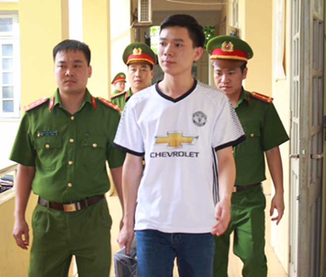 Vụ chạy thận 8 người chết: Bác sĩ Lương được tại ngoại - 1