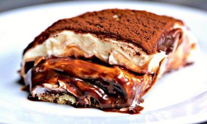 Nếu thích cả chocolate và tiramisu thì đây chắc chắn là món ăn dành cho bạn