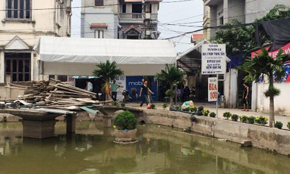 Vụ 4 người trong 1 dòng họ chết đuối ở Hà Nội: Hy vọng mong manh với nạn nhân cuối cùng