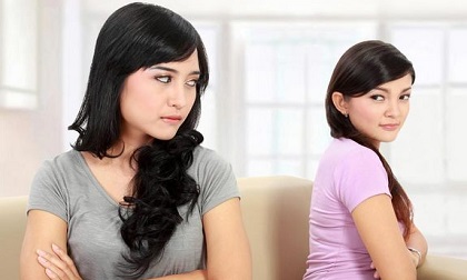 Làm thế nào để có thể giải quyết mối quan hệ với em chồng