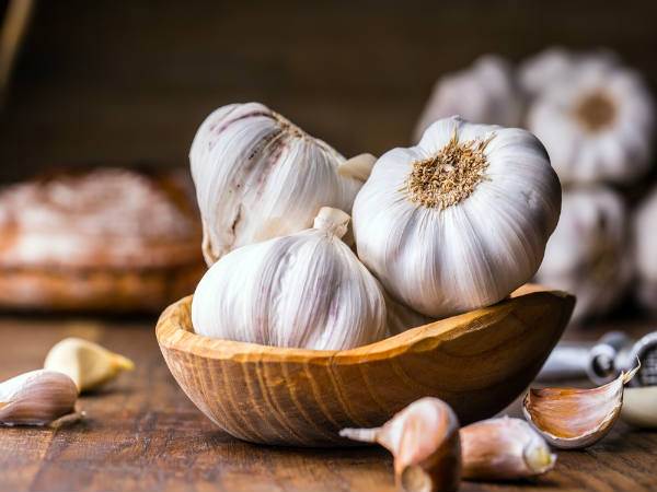 chua benh nhiem trung tai cuc hieu qua chi voi 2 giot nuoc ep toi tuoi - 2