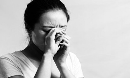 Nước mắt người phụ nữ vội vàng 'đi bước nữa'
