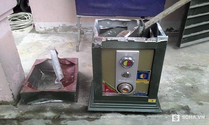 Chủ nhà đi vắng, người giúp việc báo trộm bê mất két sắt chứa tiền tỷ