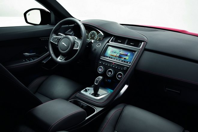 Jaguar E-Pace hoàn toàn mới giá từ 838 triệu đồng - 3