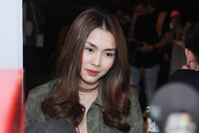 Tăng Thanh Hà bất ngờ 