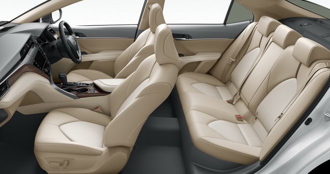 Toyota Camry 2018 giá từ 656 triệu đồng ở quê hương Nhật Bản - 4