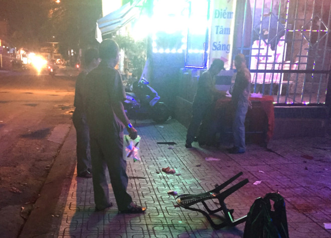 Hon chien truoc phong tra o Sai Gon, mot nguoi bi chem lia ngon tay hinh anh 2
