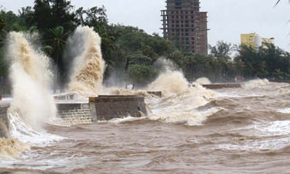 Tin thời tiết hôm nay (17.7): Bão số 2 đến nhanh, mạnh và bất ngờ, mưa như trút