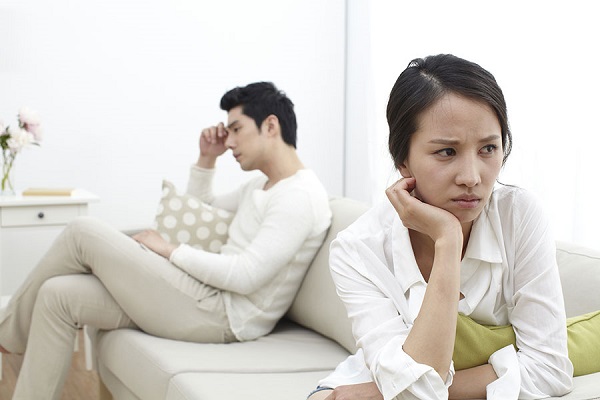 Mỗi lần giận vợ, tôi đều sốc khi thấy cách chồng trút bực tức - Ảnh 2.