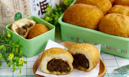 Hướng dẫn làm bánh rán nhân cà ri kiểu Nhật cực nhanh, ăn rất hấp dẫn