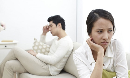 Mỗi lần giận vợ, tôi đều sốc khi thấy cách chồng trút bực tức