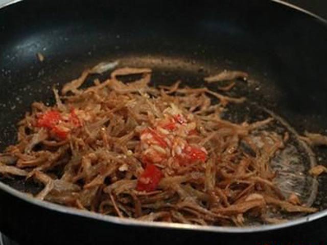 ca kho rim chua ngot - mon ngon dua com ngay mua hinh anh 4