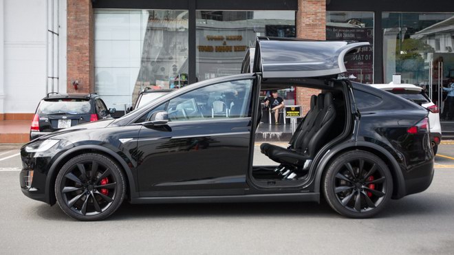 Tesla Model X P100D giá 8 tỷ đồng tại TP.HCM - 2