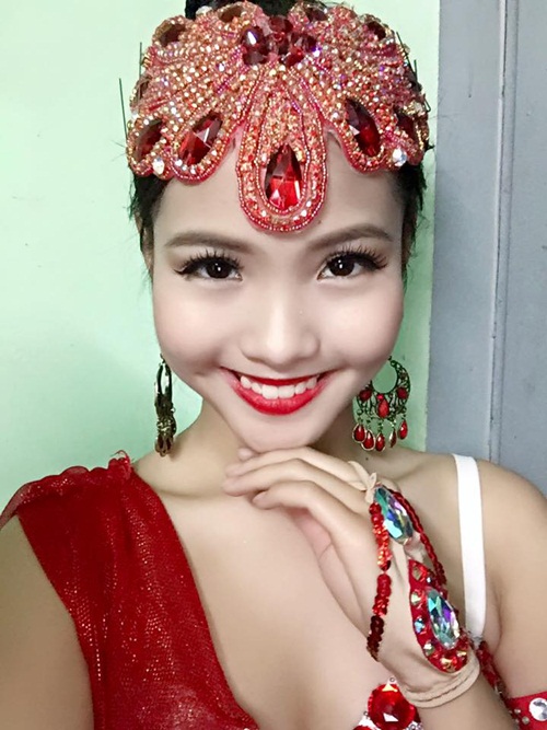 Chân dung vợ hot girl kém 20 tuổi có sở thích đánh chồng của Chí Anh - Ảnh 3.