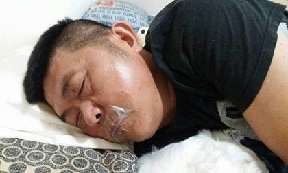 Vợ rất sốc khi thấy miệng chồng dán băng keo nhưng sự thật phía sau đã khiến cô phải bật khóc