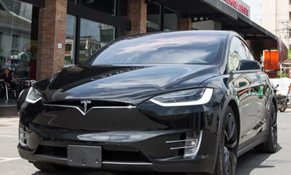 Tesla Model X P100D giá 8 tỷ đồng tại TP.HCM