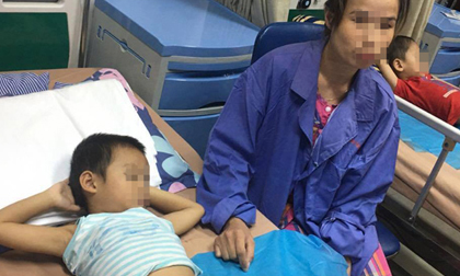 Trẻ bị sùi mào gà quanh miệng, mắt vì lây từ bố mẹ