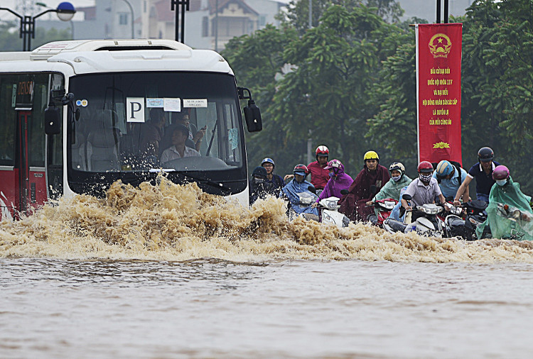 Dự báo thời tiết hôm nay (19.7): Mưa lớn đến hết tuần, miền Bắc lũ trên sông đạt đỉnh hình ảnh 1 du bao thoi tiet hom nay (19.7): mua lon den het tuan, mien bac lu tren song dat dinh hinh anh 1
