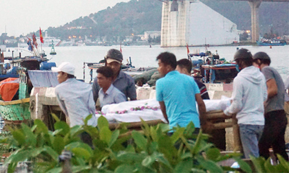 Tìm thấy thi thể người chồng lao xuống sông cứu vợ tự vẫn