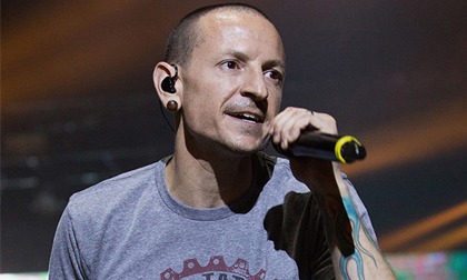 Nam ca sĩ Chester Bennington của huyền thoại Linkin Park tự tử qua đời ở tuổi 41