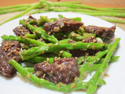 Măng tây xào thịt bò