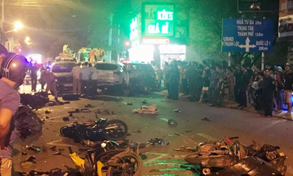 Vụ ô tô 'điên' đâm liên hoàn 13 xe: Tài xế chạy quá tốc độ, gầm rú phóng bạt mạng  